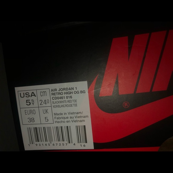 Air Jordan 1 satin “Black Toe” women 5.5 - Picture 4 of 4